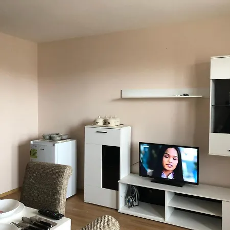 Palace De Luxe - 포마리